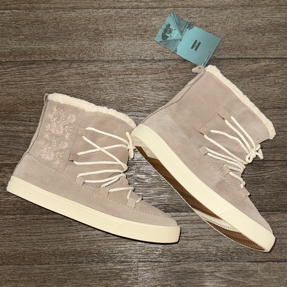 TOMS Alpine Desert Taupe Suede/Shearling Boots